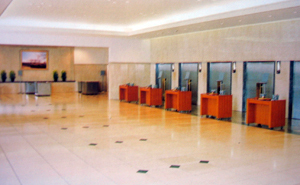 炉前ホール.jpg